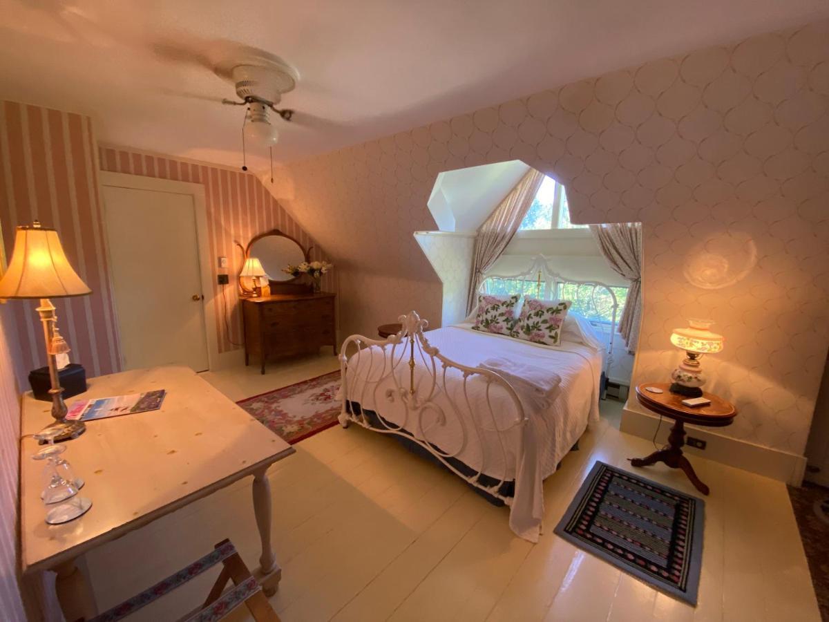 Bed and Breakfast Victorian By The Sea à Lincolnville Extérieur photo
