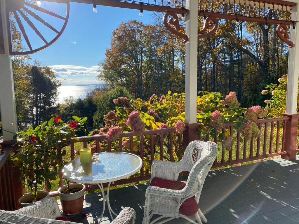 Bed and Breakfast Victorian By The Sea à Lincolnville Extérieur photo